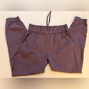 Arie Pull-On Silky Jogger Pants in Pink and Navy Diamond Print